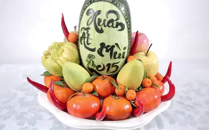 Hình Ảnh Mâm Ngũ Quả Ngày Tết: Ý Nghĩa, Cách Bài Trí Theo Vùng Miền & Mẫu Đẹp 33 Hình Ảnh Mâm Ngũ Quả Ngày Tết: Ý Nghĩa, Cách Bài Trí Theo Vùng Miền & Mẫu Đẹp