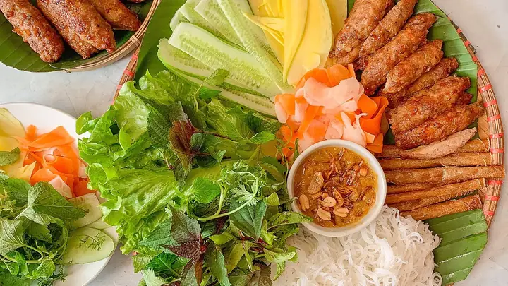 Khám Phá Hình Ảnh Nem Nướng Nha Trang: Top Quán Ngon & Bí Quyết Thưởng Thức Chuẩn Vị