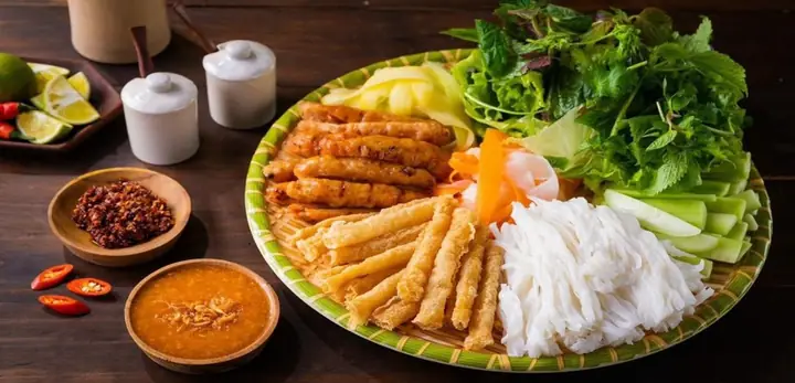 Khám Phá Hình Ảnh Nem Nướng Nha Trang: Top Quán Ngon & Bí Quyết Thưởng Thức Chuẩn Vị