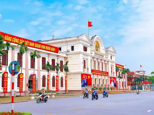 Khám Phá Vẻ Đẹp Thành Phố Nam Định: Hình Ảnh Và Điểm Đến Nổi Bật