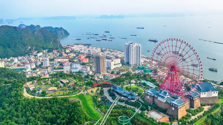 Hình Ảnh Vòng Quay Mặt Trời: Giá Vé, Địa Điểm & Trải Nghiệm Sun Wheel