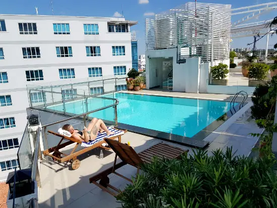 Hồ Bơi Gần Sân Bay Tân Sơn Nhất: Danh Sách Địa Điểm & Tiện Ích 70 Hồ Bơi Gần Sân Bay Tân Sơn Nhất: Danh Sách Địa Điểm & Tiện Ích