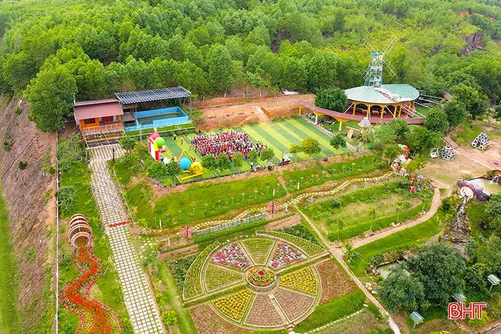 Khám Phá Các Điểm Du Lịch Hấp Dẫn Tại Thạch Hà, Hà Tĩnh: Từ Biển Xanh Đến Khu Sinh Thái Khám Phá Các Điểm Du Lịch Hấp Dẫn Tại Thạch Hà, Hà Tĩnh: Từ Biển Xanh Đến Khu Sinh Thái
