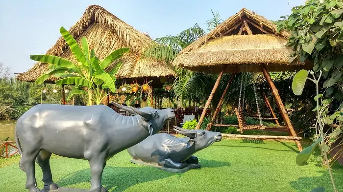 Khu Ẩm Thực Sinh Thái Bình Xuyên: Trải Nghiệm Miền Tây Thu Nhỏ Giữa Lòng Sài Gòn