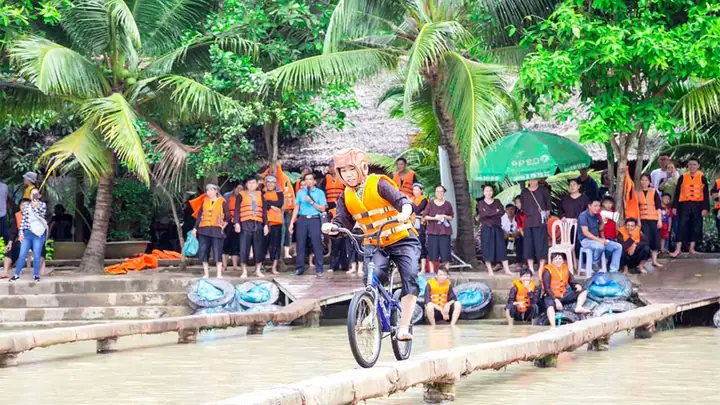 Khu Du Lịch Sinh Thái Lan Vương: Giá Vé, Kinh Nghiệm & Hoạt Động Hấp Dẫn