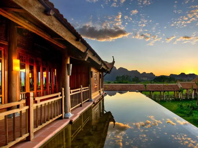 Emeralda Resort Ninh Bình: Trải Nghiệm Nghỉ Dưỡng Sinh Thái Ven Vân Long