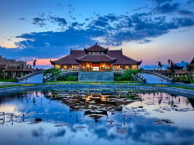 Emeralda Resort Ninh Bình: Trải Nghiệm Nghỉ Dưỡng Sinh Thái Ven Vân Long