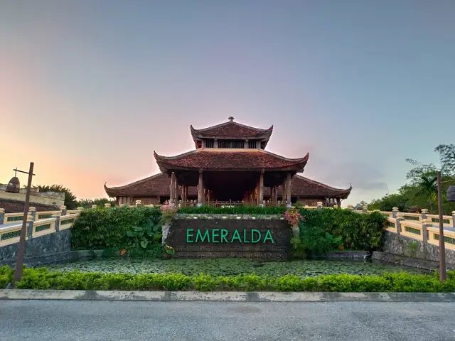 Emeralda Resort Ninh Bình: Trải Nghiệm Nghỉ Dưỡng Sinh Thái Ven Vân Long