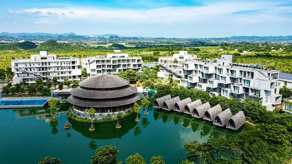 Top 10 Resort Đẹp Nhất Ninh Bình: Trải Nghiệm Nghỉ Dưỡng Độc Đáo & Tiện Ích