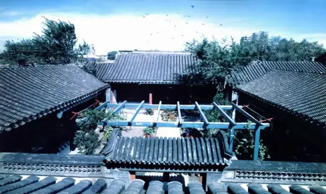 Kiến Trúc Nhà Ở Người Hoa: Đặc Điểm, Phân Loại & Ảnh Hưởng Văn Hóa Kiến Trúc Nhà Ở Người Hoa: Đặc Điểm, Phân Loại & Ảnh Hưởng Văn Hóa