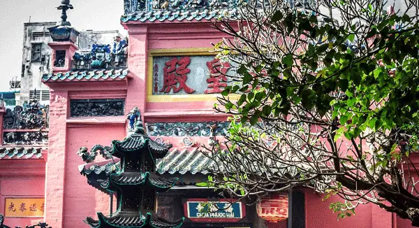 Kiến Trúc Nhà Ở Người Hoa: Đặc Điểm, Phân Loại & Ảnh Hưởng Văn Hóa Kiến Trúc Nhà Ở Người Hoa: Đặc Điểm, Phân Loại & Ảnh Hưởng Văn Hóa