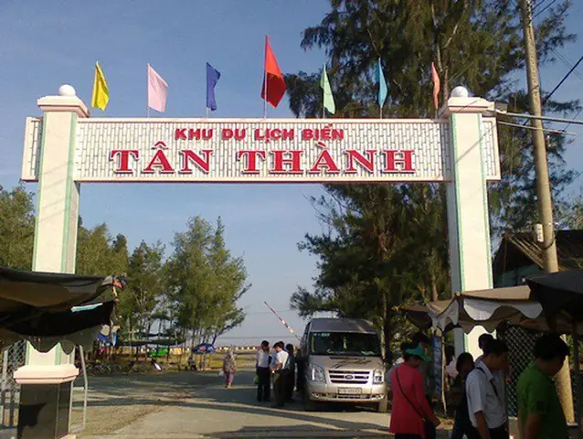 Kinh Nghiệm Đi Biển Tân Thành Chi Tiết: Ăn Gì, Chơi Gì & Lưu Ý Quan Trọng