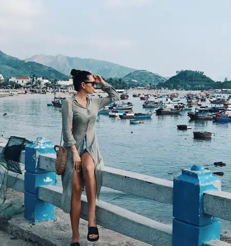 Khám Phá Làng Chài Lương Sơn Nha Trang: Trải Nghiệm Hải Sản Tươi Ngon & Vẻ Đẹp Bình Dị Khám Phá Làng Chài Lương Sơn Nha Trang: Trải Nghiệm Hải Sản Tươi Ngon & Vẻ Đẹp Bình Dị