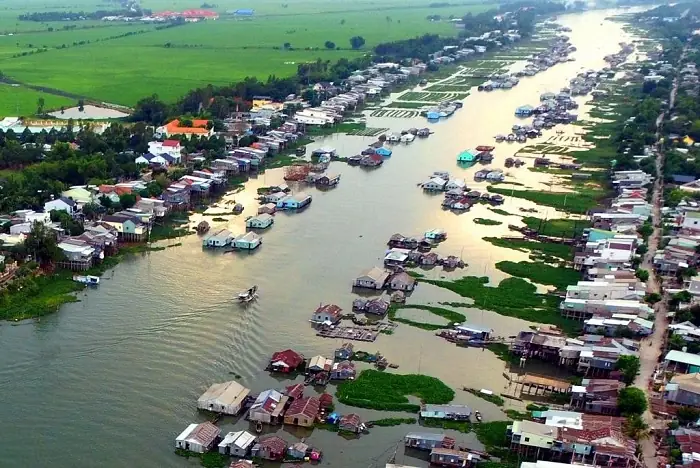 Làng Nổi Châu Đốc An Giang: Khám Phá Vẻ Đẹp Sông Nước Và Kinh Nghiệm Du Lịch Chi Tiết