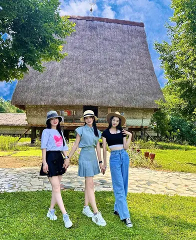Khám Phá Làng Văn Hóa 54 Dân Tộc Sơn Tây: Trải Nghiệm Hồn Việt Toàn Diện Khám Phá Làng Văn Hóa 54 Dân Tộc Sơn Tây: Trải Nghiệm Hồn Việt Toàn Diện