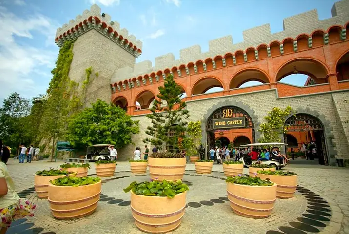 Lâu Đài Rượu Vang: Địa Chỉ, Giá Vé & Kinh Nghiệm Khám Phá Tại Phan Thiết Lâu Đài Rượu Vang: Địa Chỉ, Giá Vé & Kinh Nghiệm Khám Phá Tại Phan Thiết
