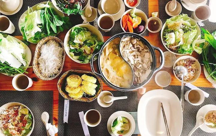 Lẩu Rau Đà Lạt Ở Đâu Ngon? Top Quán Buffet Rau Tươi & Thanh Đạm