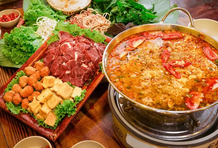 Lẩu Riêu Cua Bắp Bò Hà Nội: Quán Ngon & Cách Nấu Chuẩn Vị Lẩu Riêu Cua Bắp Bò Hà Nội: Quán Ngon & Cách Nấu Chuẩn Vị