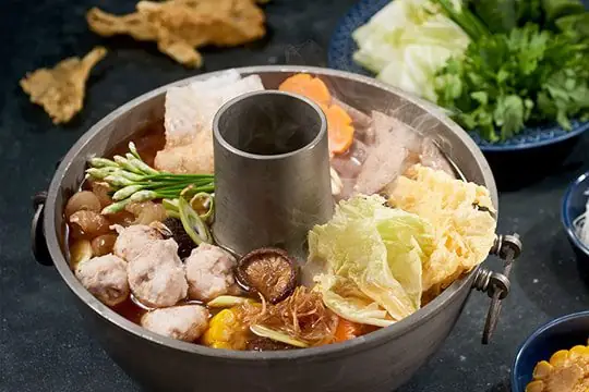 Lẩu Tả Pí Lù Là Gì? Nguồn Gốc, Cách Chế Biến Và Ý Nghĩa