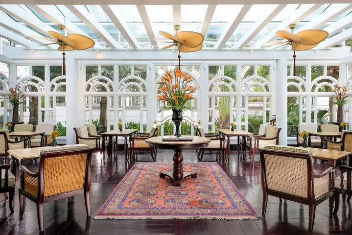 Le Club Bar Sofitel Metropole Hanoi: Khám Phá Không Gian Sang Trọng Và Trải Nghiệm Độc Đáo
