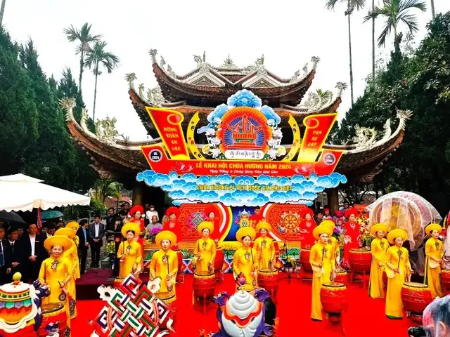 Lễ Hội Chùa Hương Tổ Chức Ở Đâu? Vị Trí, Thời Gian & Kinh Nghiệm Chi Tiết