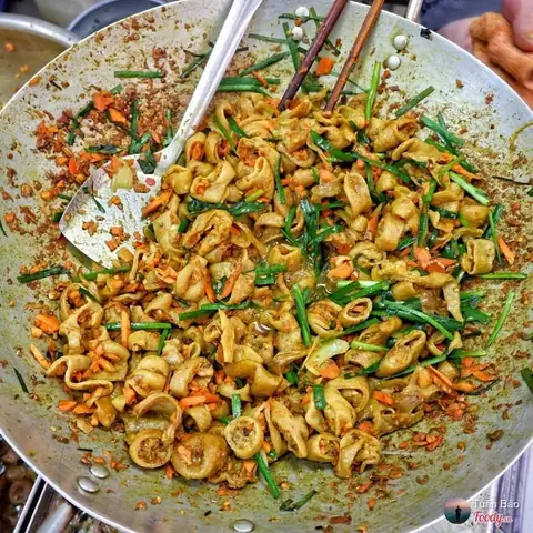Lòng Xào Nghệ Chợ Bà Hoa: Khám Phá Hương Vị Đặc Sản Miền Trung Nức Tiếng