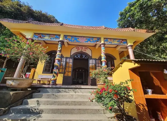 Miếu Ba Cô Ở Đâu? Vị Trí, Sự Tích Và Những Điều Cần Biết Khi Ghé Thăm Miếu Ba Cô Ở Đâu? Vị Trí, Sự Tích Và Những Điều Cần Biết Khi Ghé Thăm