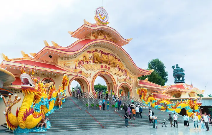 Nên Đi Đại Nam Hay Suối Tiên: So Sánh Chi Tiết Cho Chuyến Đi Thêm Vui Nên Đi Đại Nam Hay Suối Tiên: So Sánh Chi Tiết Cho Chuyến Đi Thêm Vui