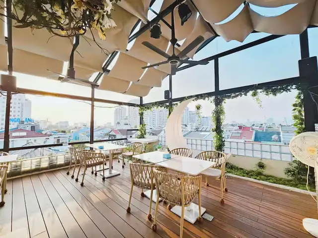 Top Nhà Hàng Gần Cầu Ánh Sao: View Đẹp, Món Ngon & Trải Nghiệm Đáng Nhớ Top Nhà Hàng Gần Cầu Ánh Sao: View Đẹp, Món Ngon & Trải Nghiệm Đáng Nhớ