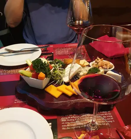 Paula's Wines: Khám Phá Thiên Đường Rượu Vang & Ẩm Thực Cao Cấp Tại Hà Nội Paula's Wines: Khám Phá Thiên Đường Rượu Vang & Ẩm Thực Cao Cấp Tại Hà Nội