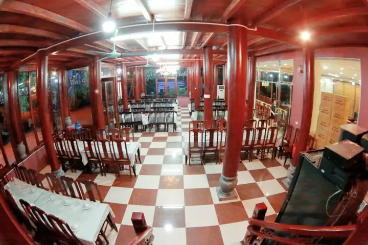 Nhà Hàng Vạn Hoa Ninh Bình: Đánh Giá, Thực Đơn & Kinh Nghiệm Khám Phá