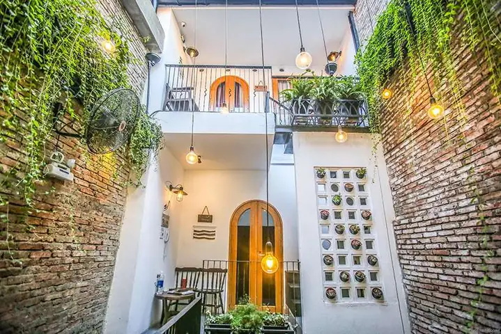Nhà Nghỉ Quận 1 Giá Rẻ: Top Lựa Chọn Bình Dân, View Đẹp & Tiện Nghi Tốt Nhất 5 Nhà Nghỉ Quận 1 Giá Rẻ: Top Lựa Chọn Bình Dân, View Đẹp & Tiện Nghi Tốt Nhất
