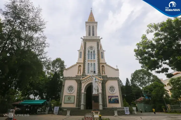 Top Những Nhà Thờ Đẹp Nhất Sài Gòn: Kiến Trúc, Lịch Sử Và Điểm Check-in Lý Tưởng 90 Top Những Nhà Thờ Đẹp Nhất Sài Gòn: Kiến Trúc, Lịch Sử Và Điểm Check-in Lý Tưởng