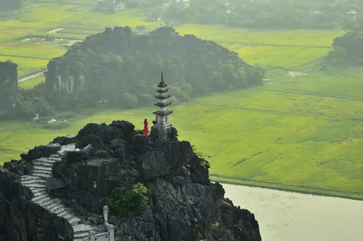 Khám Phá Top 15+ Điểm Tham Quan Hấp Dẫn Nhất Ninh Bình Không Thể Bỏ Lỡ Khám Phá Top 15+ Điểm Tham Quan Hấp Dẫn Nhất Ninh Bình Không Thể Bỏ Lỡ