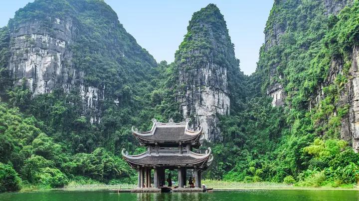 Những Địa Điểm Du Lịch Hấp Dẫn Nhất Nên Ghé Thăm Tại Việt Nam Những Địa Điểm Du Lịch Hấp Dẫn Nhất Nên Ghé Thăm Tại Việt Nam