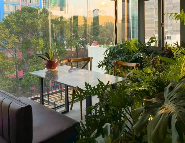 Top Quán Cafe Sang Chảnh Nhất Sài Gòn: Khám Phá Không Gian Đẳng Cấp & View Đẹp