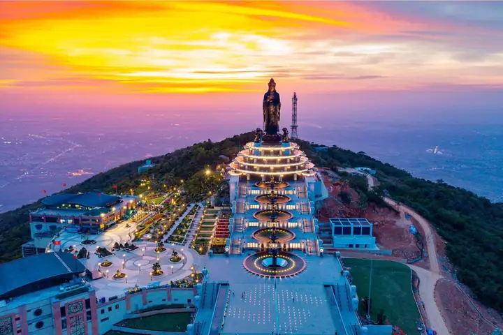 Núi Bà Đen Tây Ninh Ở Đâu? Vị Trí, Cách Di Chuyển & Kinh Nghiệm Khám Phá Chi Tiết Núi Bà Đen Tây Ninh Ở Đâu? Vị Trí, Cách Di Chuyển & Kinh Nghiệm Khám Phá Chi Tiết