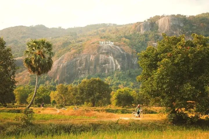 Núi Cô Tô (phụng Hoàng Sơn): Khám Phá Vẻ Đẹp Kỳ Vĩ Và Giá Trị Tâm Linh Tại An Giang Núi Cô Tô (phụng Hoàng Sơn): Khám Phá Vẻ Đẹp Kỳ Vĩ Và Giá Trị Tâm Linh Tại An Giang