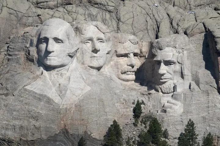 Núi Rushmore: Khám Phá 4 Tổng Thống Mỹ Và Lịch Sử Điêu Khắc Độc Đáo 40 Núi Rushmore: Khám Phá 4 Tổng Thống Mỹ Và Lịch Sử Điêu Khắc Độc Đáo