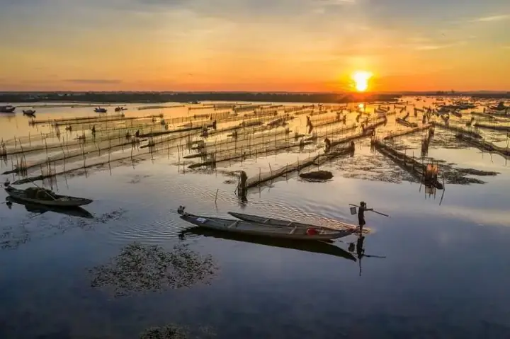 Phá Tam Giang Cách Thành Phố Huế Bao Xa? Thông Tin Chi Tiết & Kinh Nghiệm Khám Phá