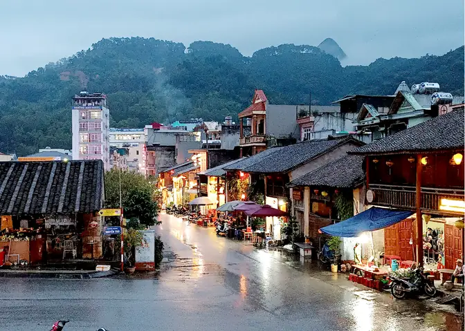 Khám Phá Phố Cổ Đồng Văn Hà Giang: Kinh Nghiệm Du Lịch Chi Tiết