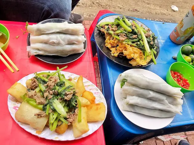 Phở Cuốn Ngũ Xã Hồ Tây: Khám Phá Quán Ngon Hà Nội Chuẩn Vị Phở Cuốn Ngũ Xã Hồ Tây: Khám Phá Quán Ngon Hà Nội Chuẩn Vị