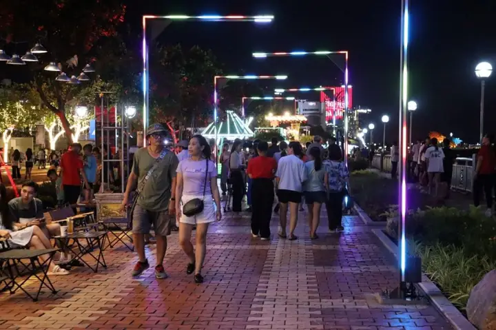 Phố Đi Bộ Bạch Đằng Đà Nẵng: Kinh Nghiệm A-z, Ăn Gì, Chơi Gì & Check-in