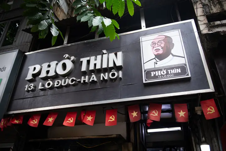 Phở Thìn Lò Đúc Ra Đời Năm Nào? Lịch Sử Và Hành Trình Hơn 40 Năm Của Thương Hiệu