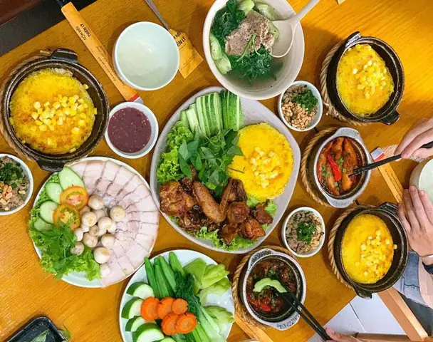 Quận 10 Có Gì Ngon: Khám Phá Danh Sách Quán Ăn & Món Ngon Hấp Dẫn Nhất