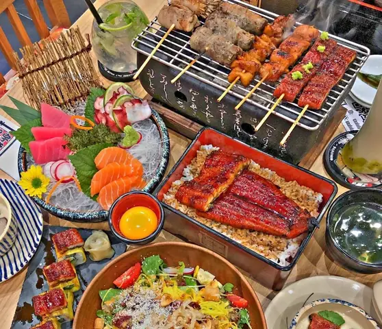 Quận 10 Có Gì Ngon: Khám Phá Danh Sách Quán Ăn & Món Ngon Hấp Dẫn Nhất