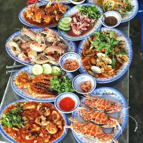 Khám Phá Hải Sản Phan Thiết: Top Quán Ngon, Địa Điểm Ăn Uống & Mẹo Chọn Hải Sản Tươi Ngon