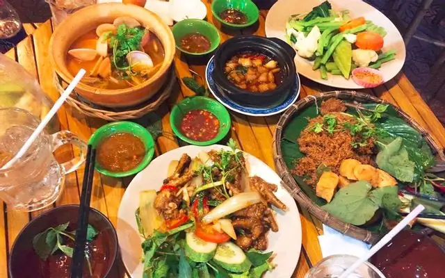 Top Quán Ăn Ngon Rẻ Quận 3: Khám Phá Danh Sách Điểm Đến Hấp Dẫn Top Quán Ăn Ngon Rẻ Quận 3: Khám Phá Danh Sách Điểm Đến Hấp Dẫn