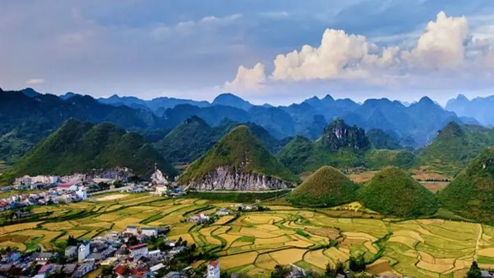 Quản Bạ Hà Giang Có Gì? Khám Phá 17+ Địa Điểm Hấp Dẫn Không Thể Bỏ Lỡ Quản Bạ Hà Giang Có Gì? Khám Phá 17+ Địa Điểm Hấp Dẫn Không Thể Bỏ Lỡ