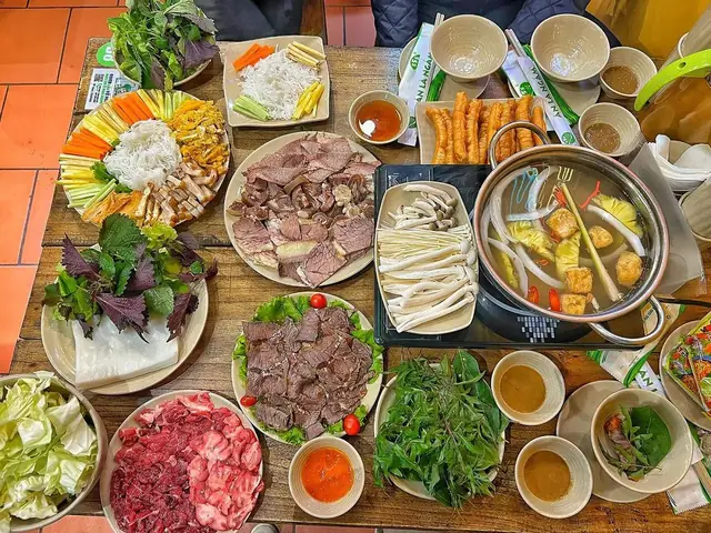 Top Quán Bò Nhúng Dấm Ngon Nhất Tp.hcm: Review Chi Tiết & Địa Chỉ